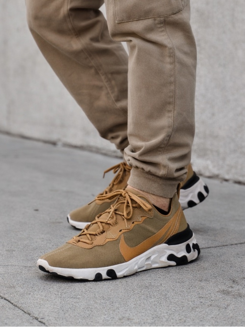 Nike React Element 55 Tan Gold Sneakers Men’s Size 11.5 Running Shoes